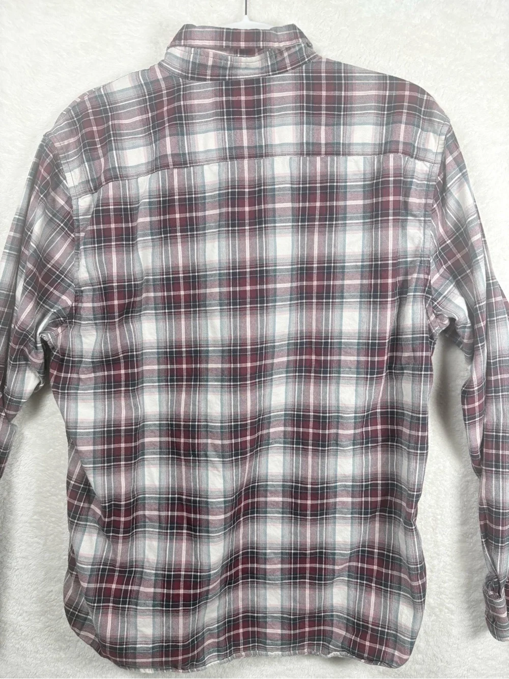 Banana Republic Men’s Plaid Button-Up Flannel in Burgundy and White 0555